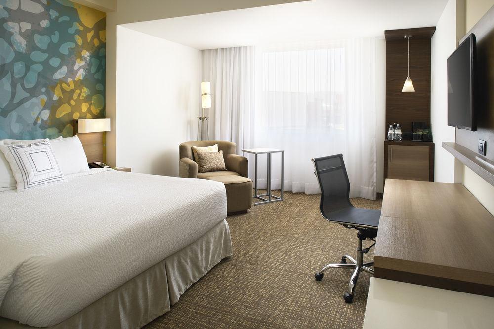 Courtyard By Marriott Hermosillo Bagian luar foto