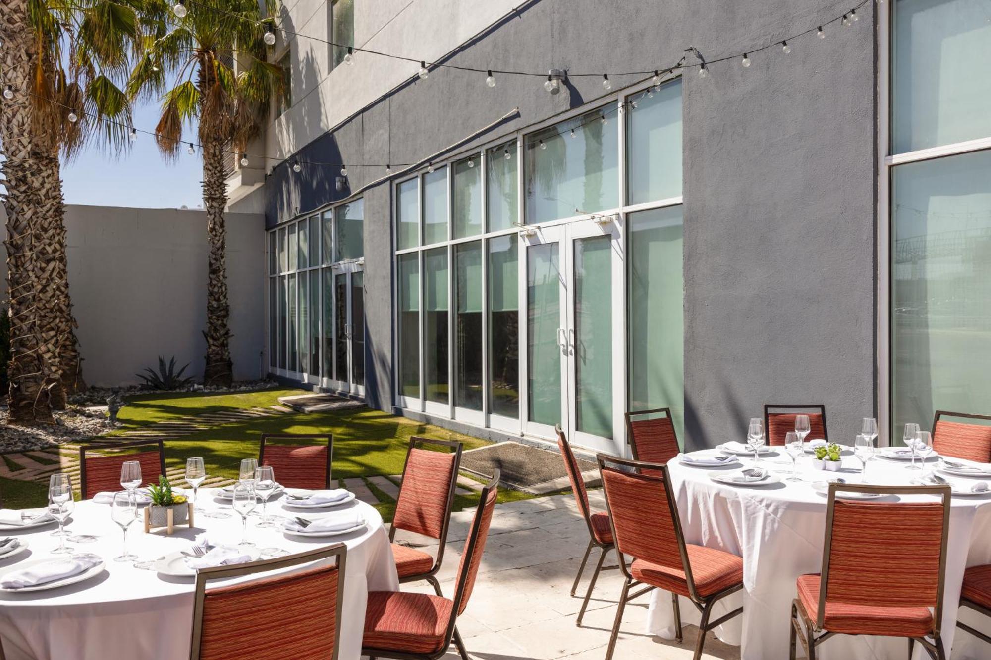 Courtyard By Marriott Hermosillo Bagian luar foto
