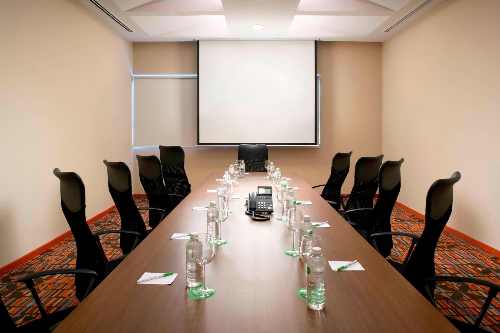 Courtyard By Marriott Hermosillo Bagian luar foto