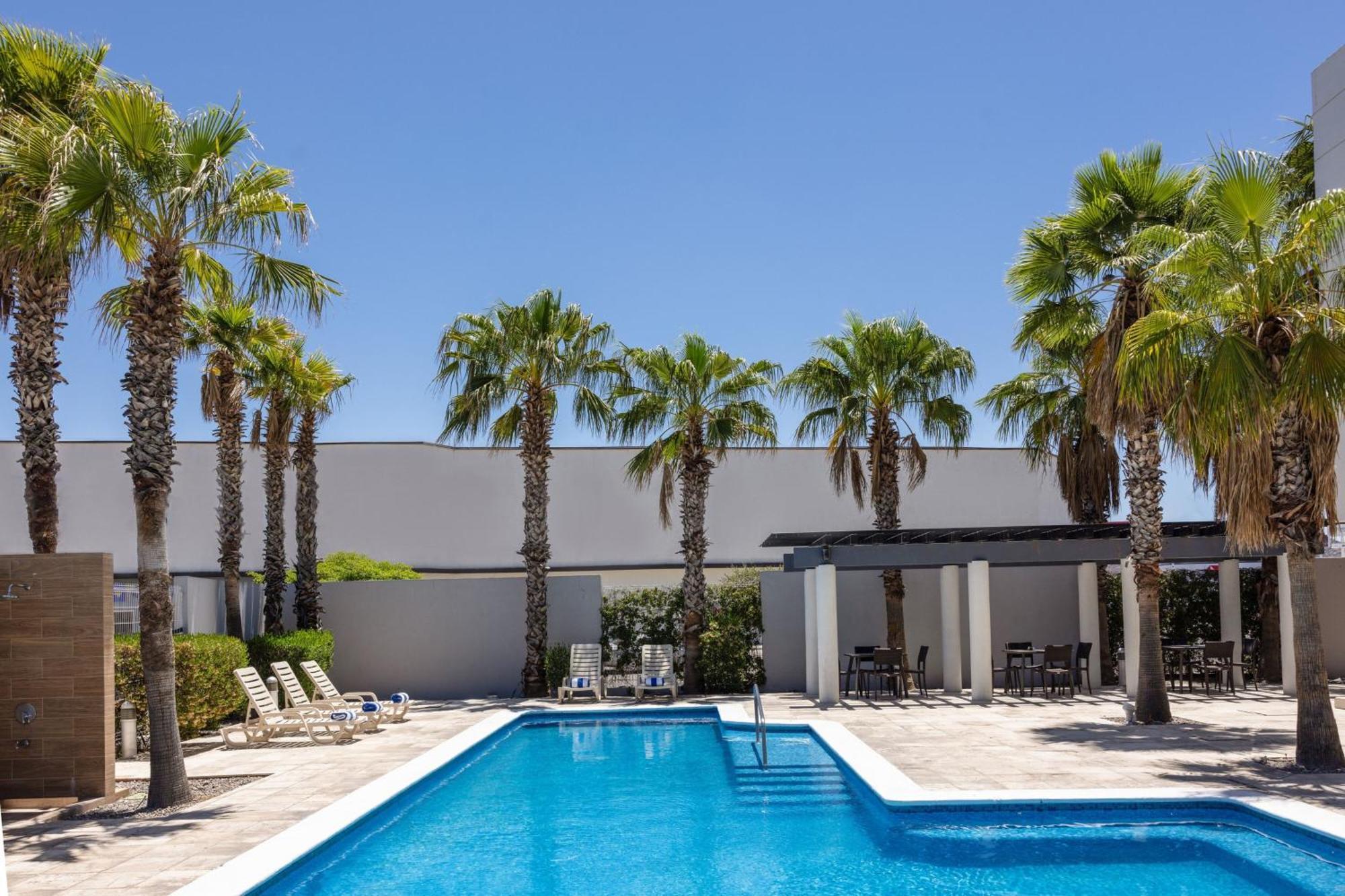 Courtyard By Marriott Hermosillo Bagian luar foto