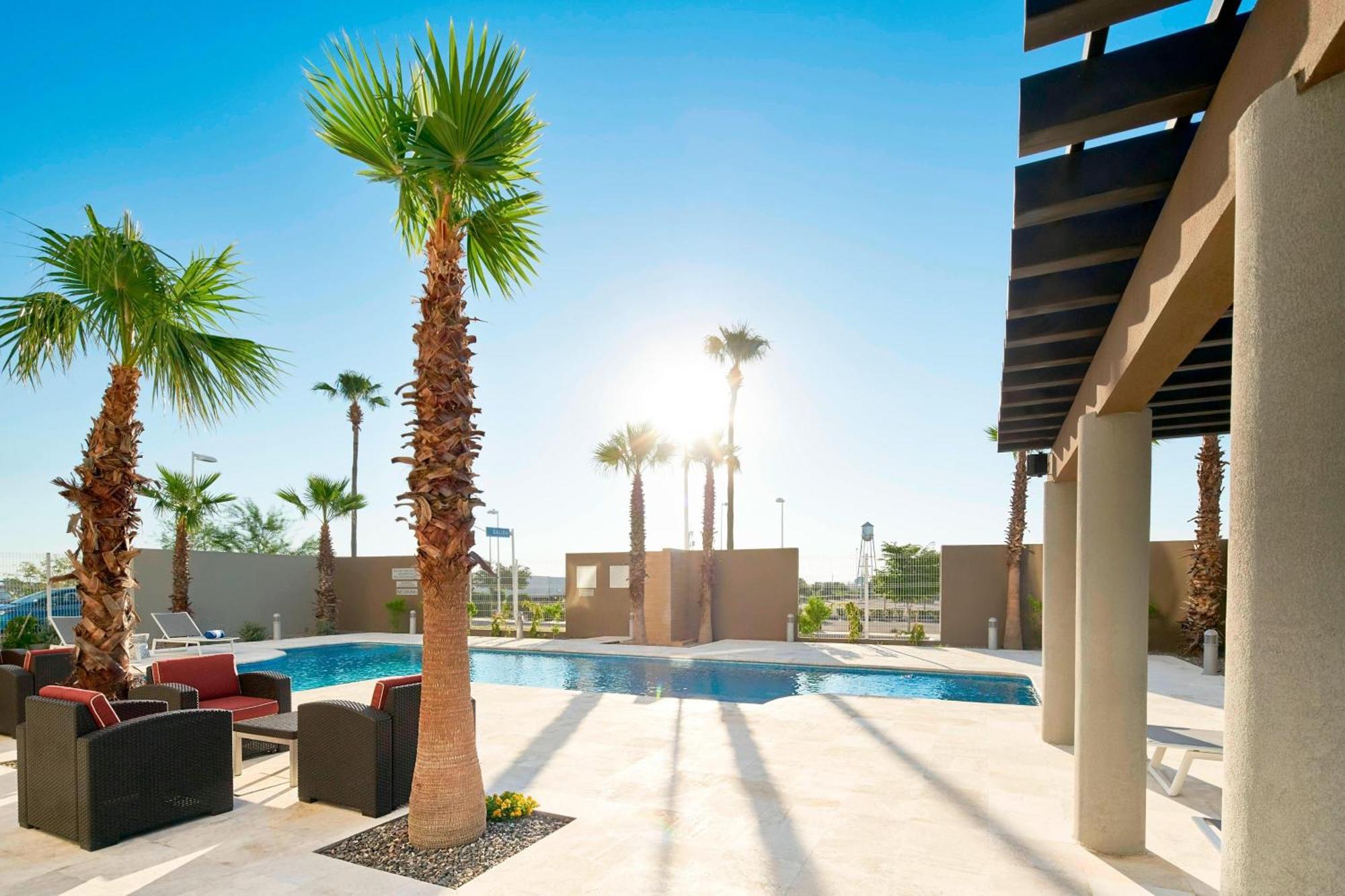 Courtyard By Marriott Hermosillo Bagian luar foto
