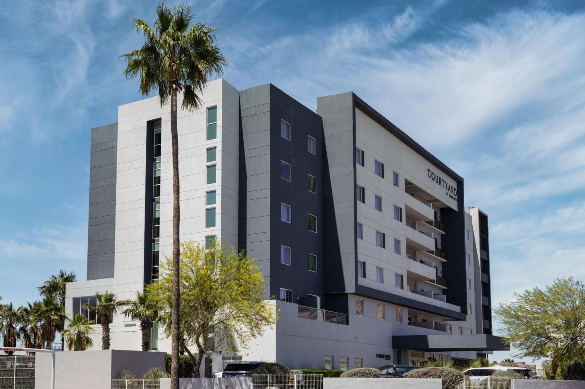 Courtyard By Marriott Hermosillo Bagian luar foto