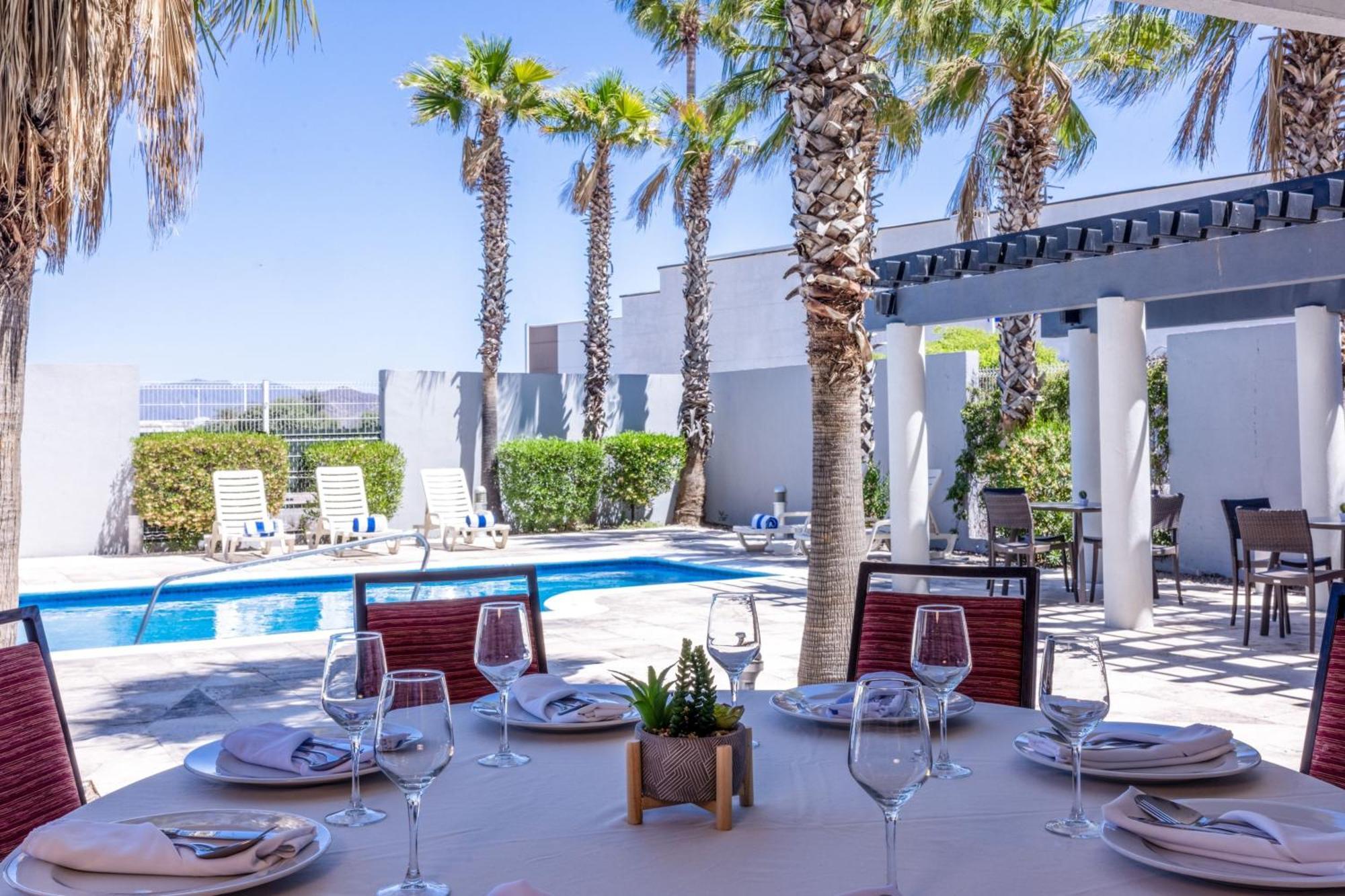 Courtyard By Marriott Hermosillo Bagian luar foto