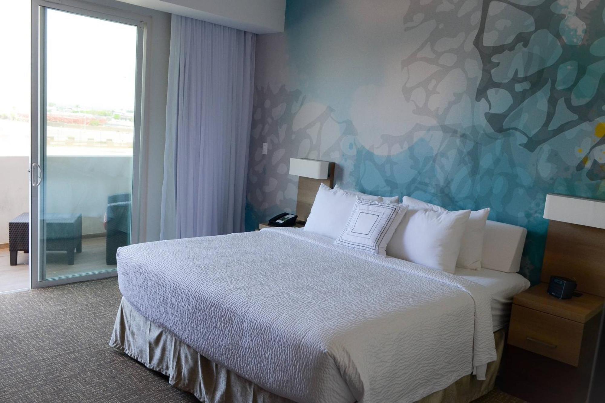 Courtyard By Marriott Hermosillo Bagian luar foto