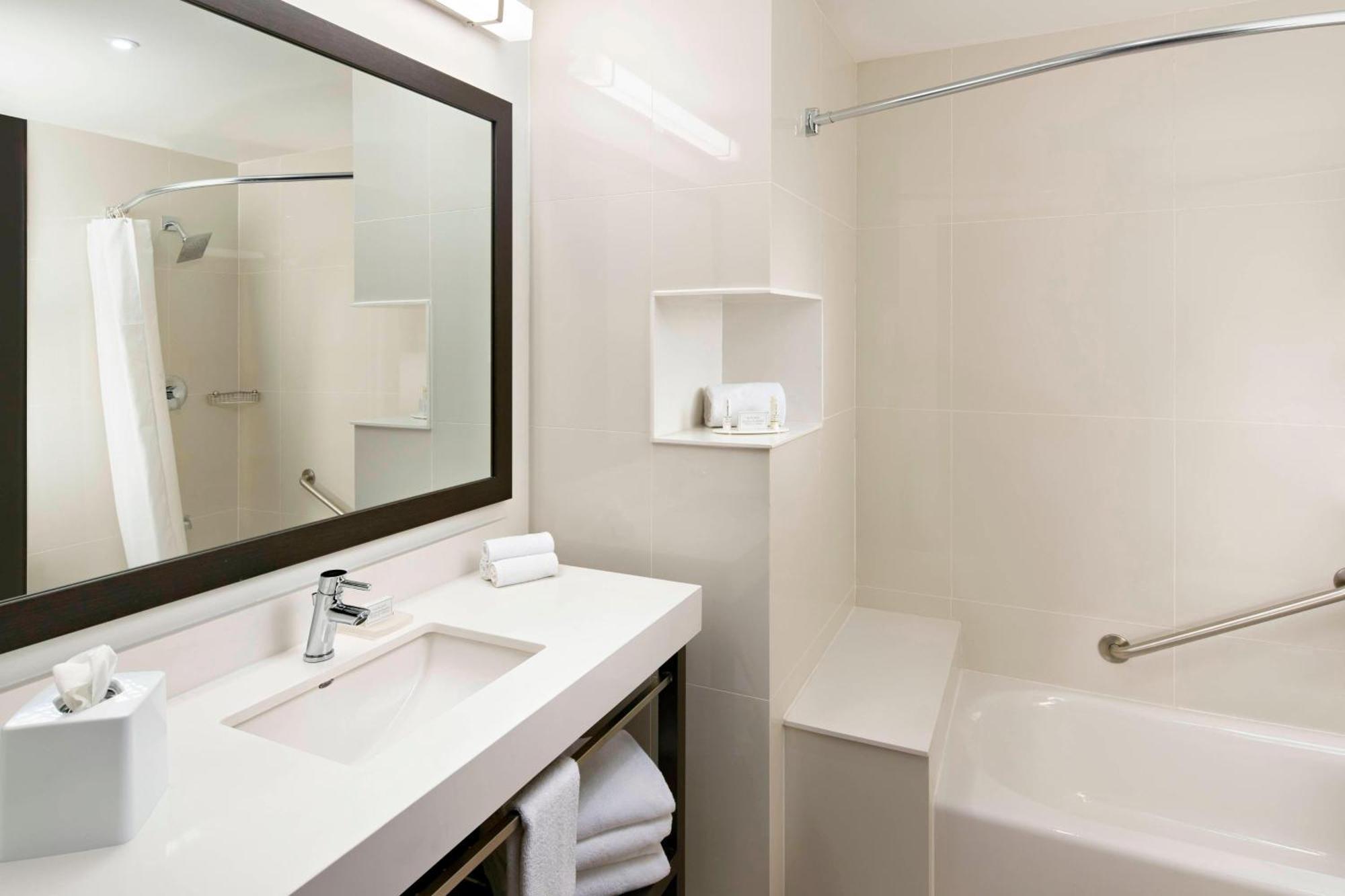 Courtyard By Marriott Hermosillo Bagian luar foto
