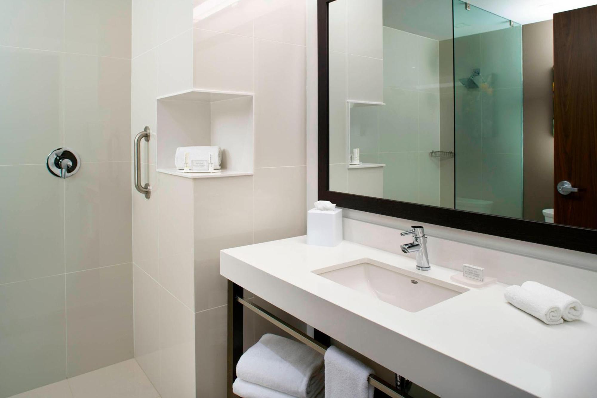 Courtyard By Marriott Hermosillo Bagian luar foto